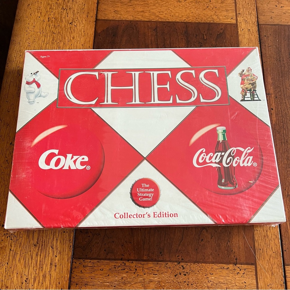 Coca Cola Holiday Christmas Edition 2002 Chess Board